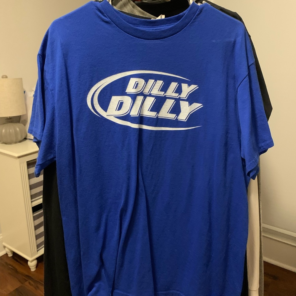 Royal Blue Dilly Dilly Bud Light Men’s Large T-shirt Short-sleeve